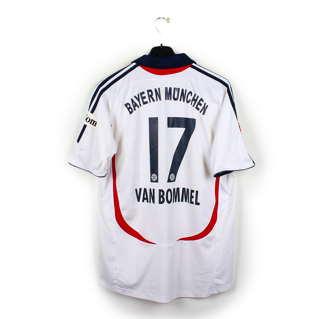 2006/07 - Bayern Munich - van Bommel #17 (L)